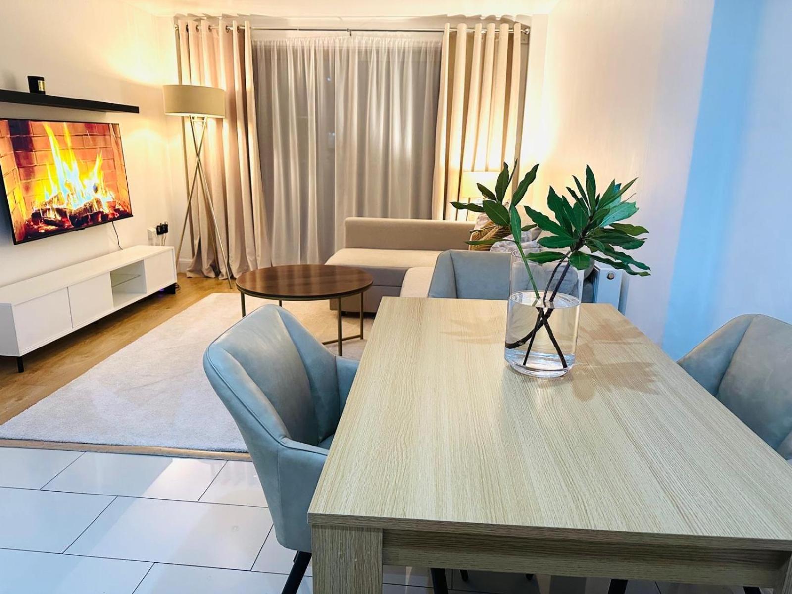 Westferry Deluxe Penthouse Apartment London